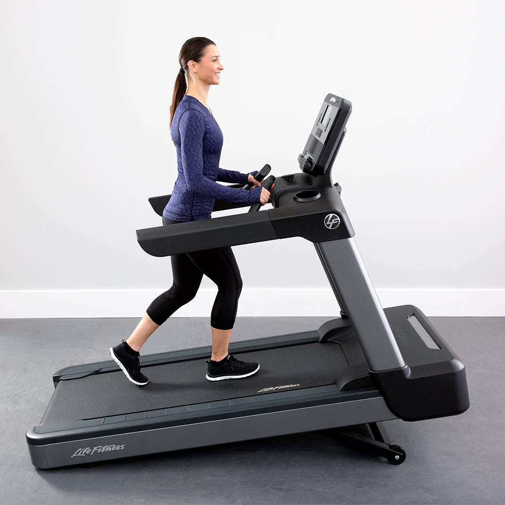 Incline on Life Fitness Club Series+ Treadmill